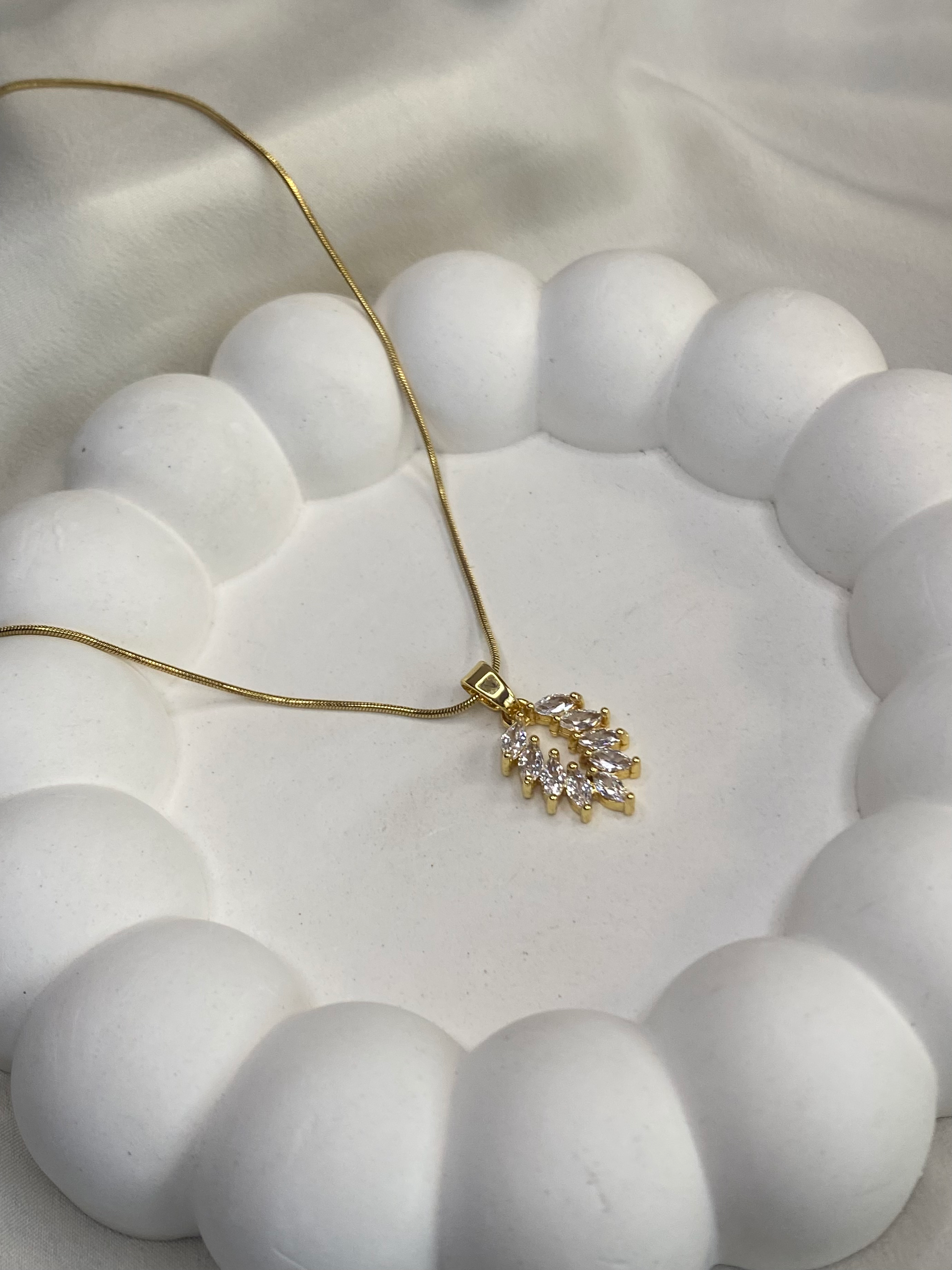 Gold-Plated Delicate Luxe Leaf Pendant Necklace