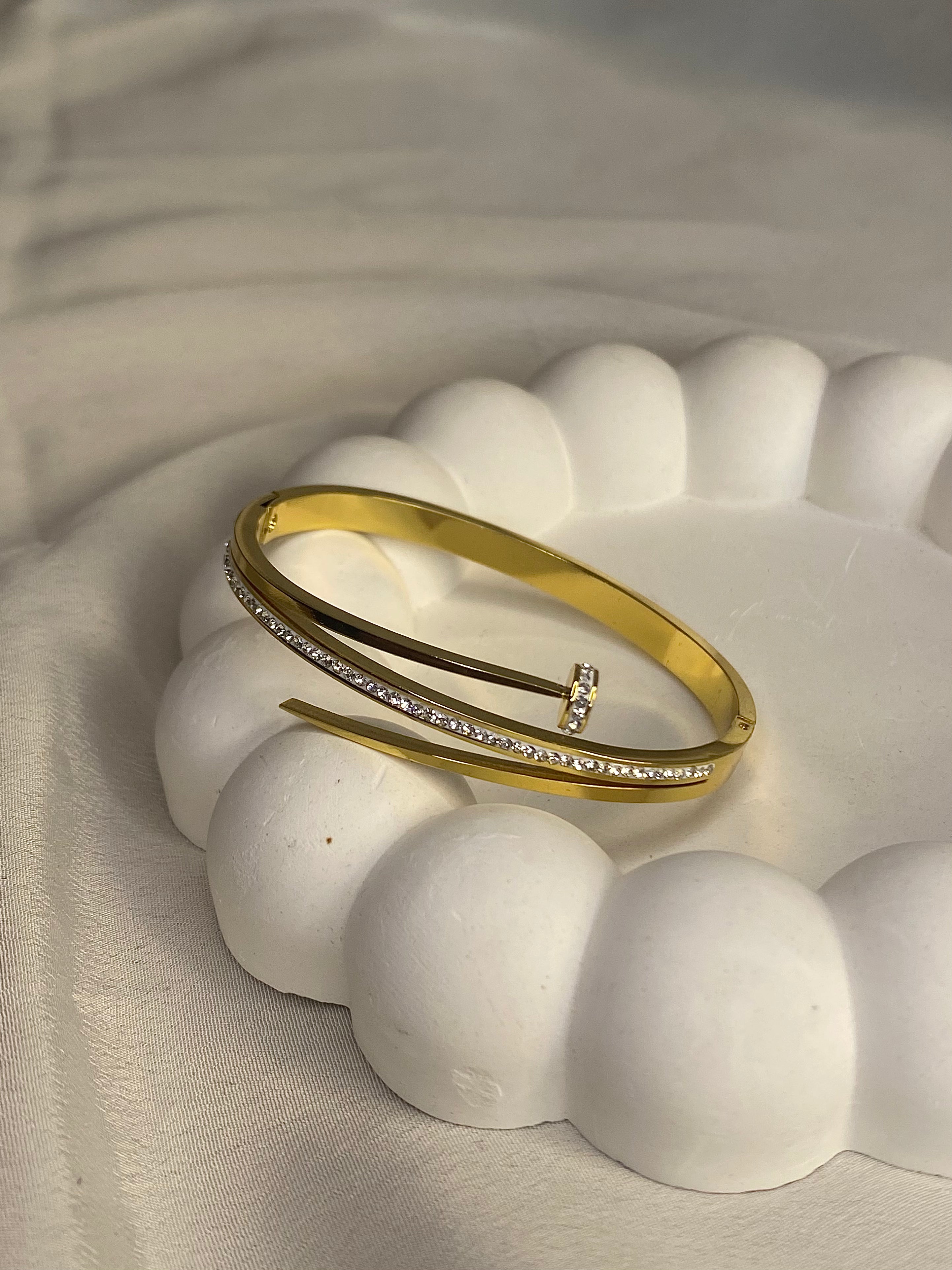 minimalist baby size bracelet