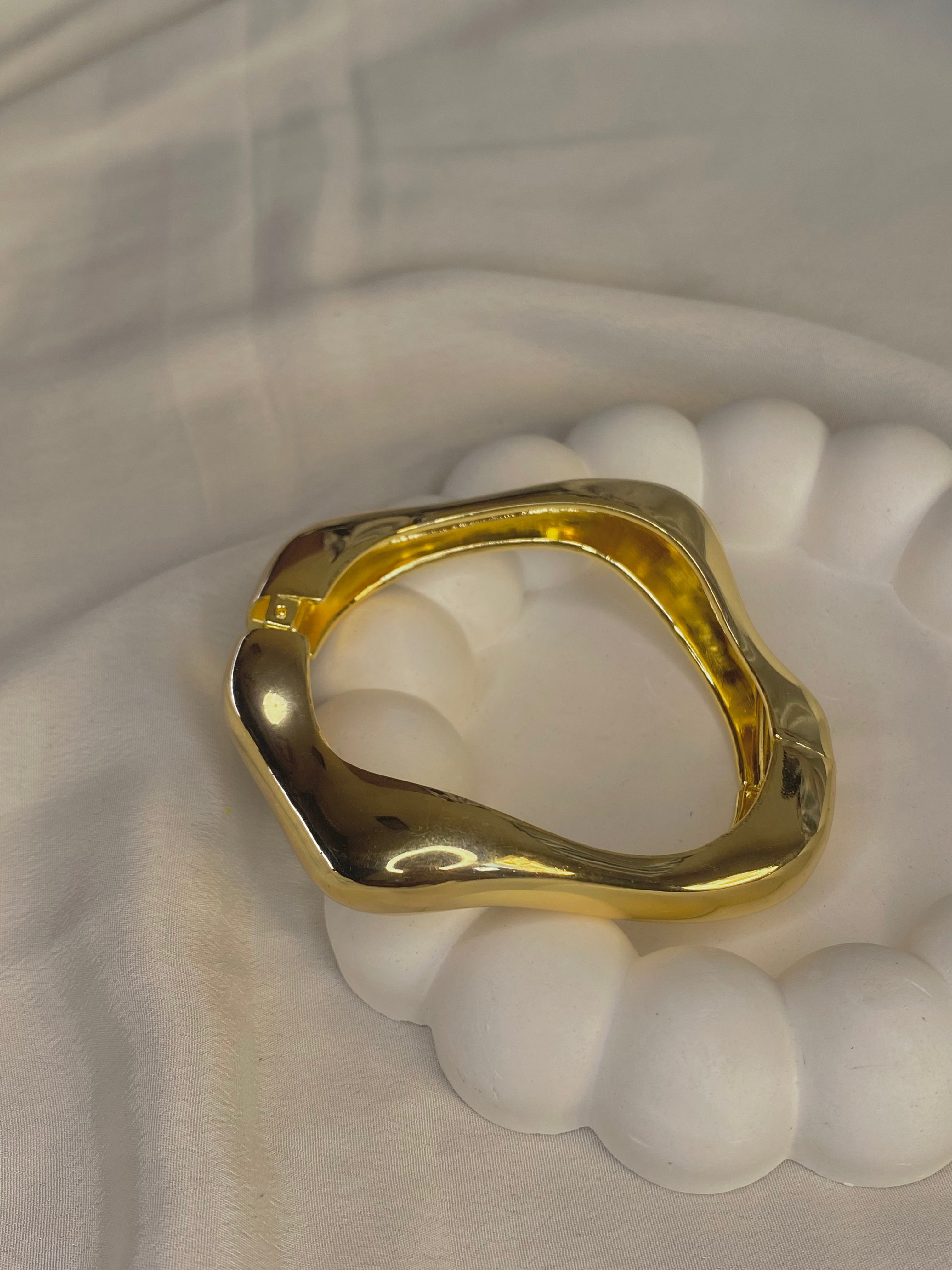 trendy wave bracelet