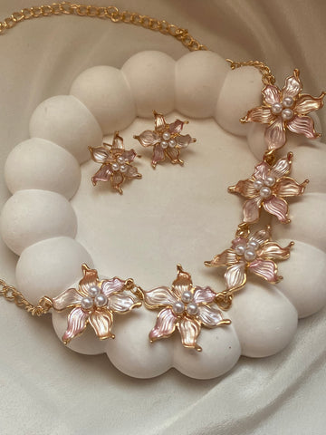 Pastel flower necklace