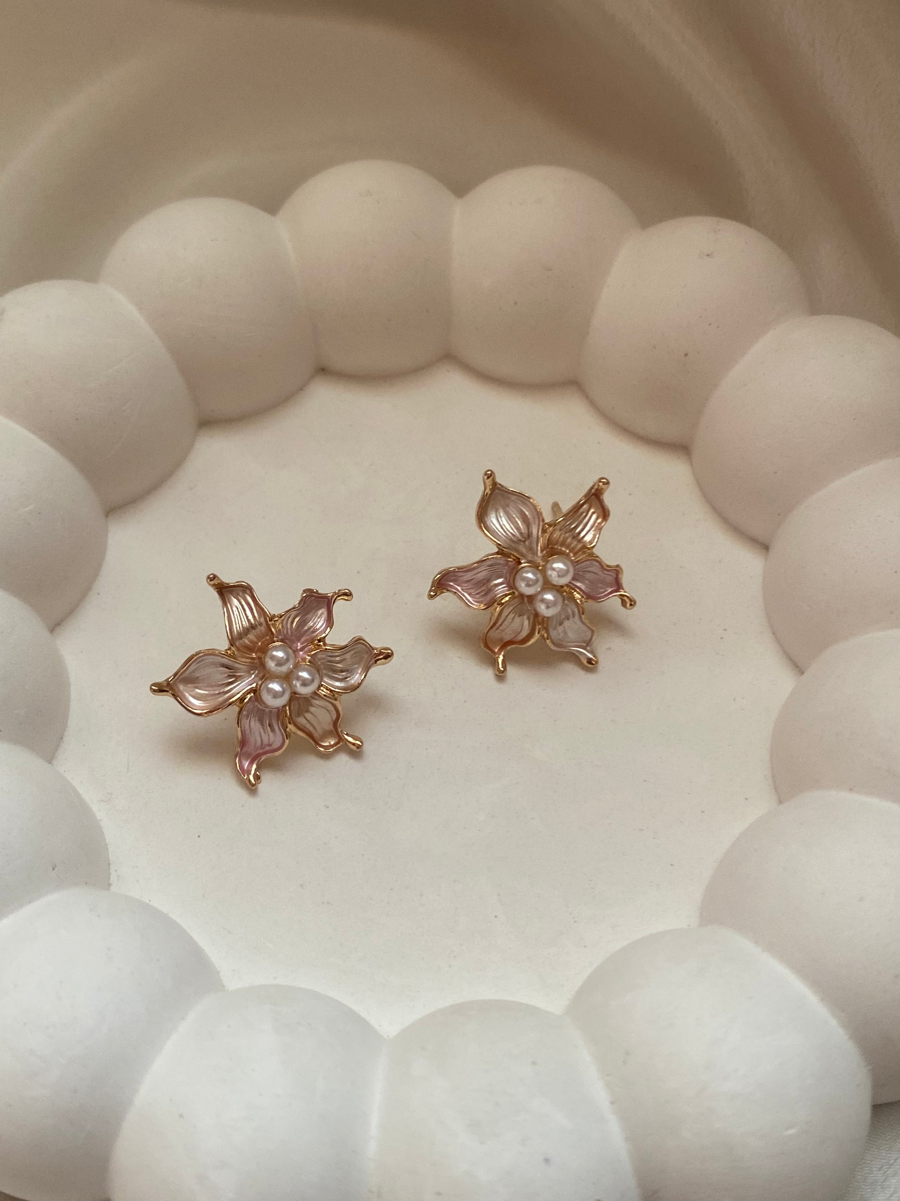 Pastel flower necklace