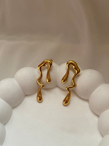 Molten drop earring
